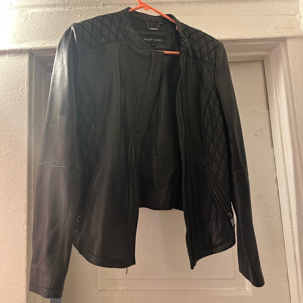 Leather jacket - Picture 2 of 3
